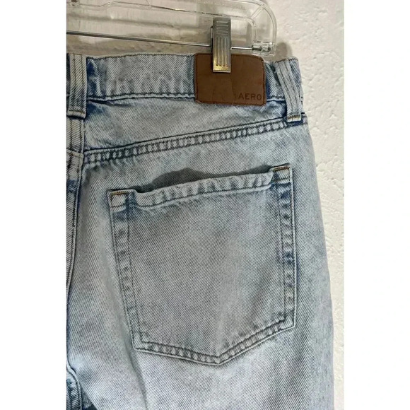 AEROPOSTALE High-Rise Mom Jean Women's Size 10 Light Wash - Picture 6 of 11